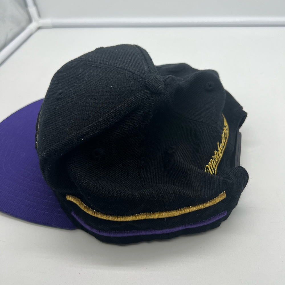 MITCHELL & NESS Lakers NBA Purple and Gold Fitted Flap Top Cap Unisex sz OS - Picture 3 of 9